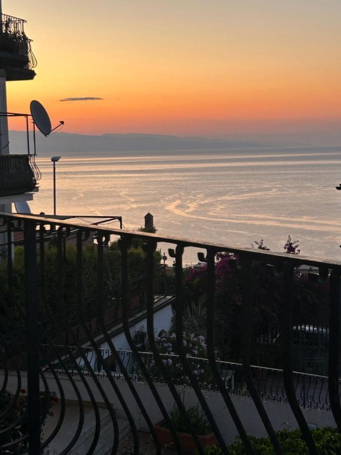 Suite Apartment Taormina Exterior photo