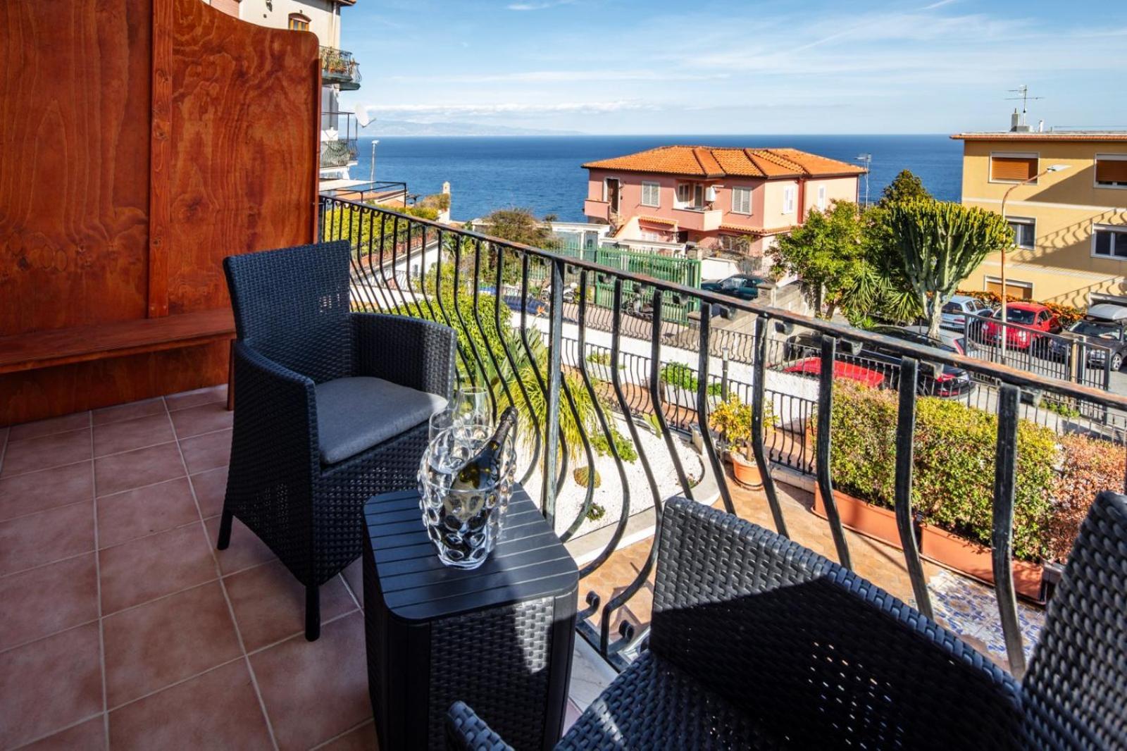 Suite Apartment Taormina Exterior photo